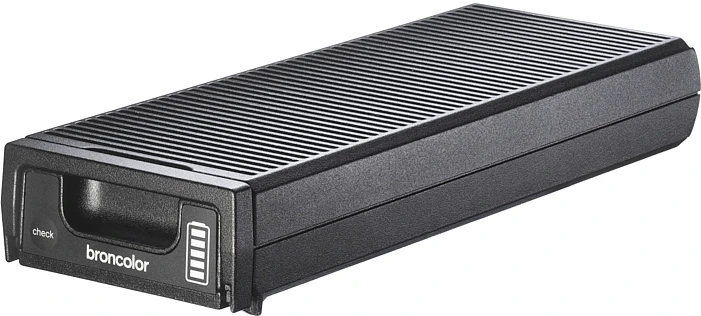 Broncolor 37 V / 92 WH nagyítás