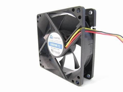 Chieftec CTAF1225S nagyítás