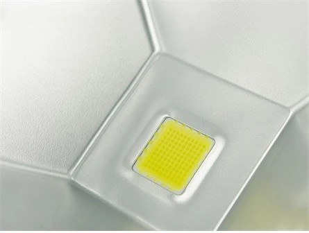 Delock 87871 nagyítás