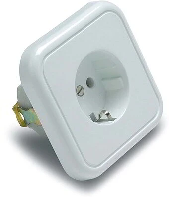 Famatel 16A-250V FEHÉR nagyítás