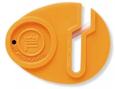 <span itemprop='brand'>Fiskars</span> <span itemprop='sku'>9854</span> nagyítás