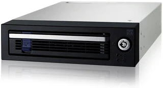 Icy dock MB876SK-B nagyítás