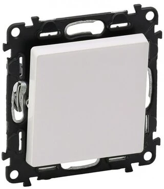 <span itemprop='brand'>Legrand</span> <span itemprop='sku'>752101</span> nagyítás