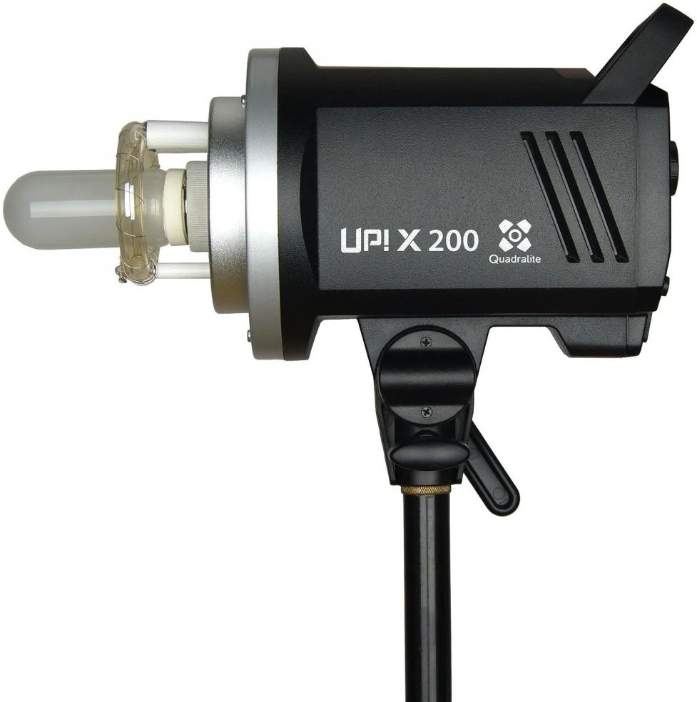 Quadralite 200 STÚDIÓVAKU nagyítás