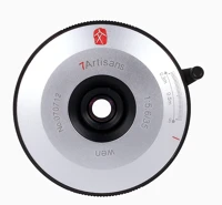 7artisans SEVLEF006 35mm f/5.6 pancake manuális objektív ezüst-fekete (leica m) full frame kép