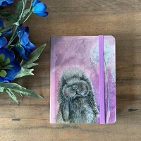 Alex clark SCN23 Jegyzetfüzet , vonalas, 14x10,5cm, 160 oldal, gumis,misty nyuszi kép