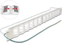 Delock ÉS HÚZÁSMENTESÍTÉSSEL 19  keystone patch panel 24 dönthető porttal és húzásmentesítéssel kép