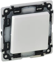 Legrand 752171 Valena life ip44 fehér váltóérintkezős nyomógomb kép
